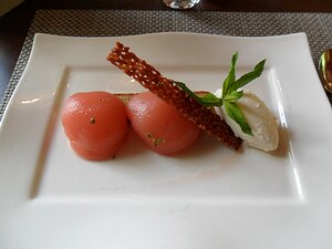 20130627_SAM_1236_ES71 dessert: Pêche rôtie au thym, biscuit et crème glacée aux amandes