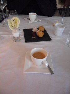20130602_SAM_1208_ES71 coffee and mignardises