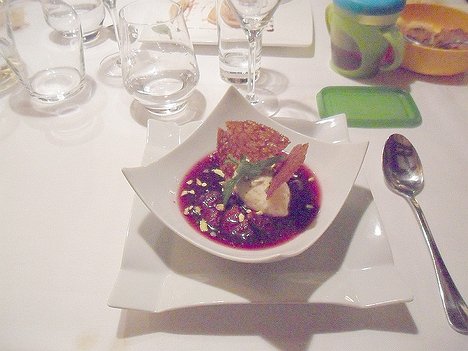 20121102_SAM_0922_ES71 26€ menu dessert - Les figues rouges confites au pinot noir et épices, glace à la vanille bourbon et figues confites
