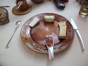 20111129_sam_0441_es71 with mixed fruit jam (tha alternative was caramel)