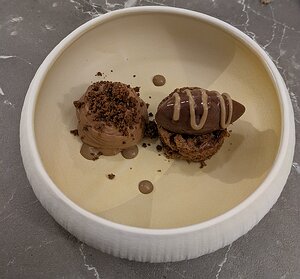 20250123_PXL_202501751_Pixel7a-JEB Le Chocolat en texture aérienne et en croustillant, crémeux café et glace chocolat