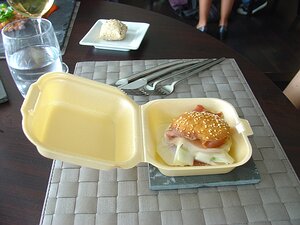 Cote Lac Schiltigheim Starter: Burger de jambon Serrano, asperges et figues