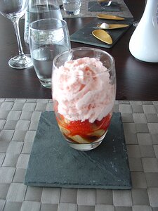 Cote Lac Schiltigheim Tiramisu aux fraises, sorbet rhubarbe
