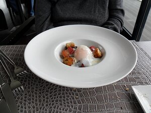 20121015_SAM_0872_ES71 starter: Poêlée de champignons frais et œuf cuit à 63°, un espouma lard paysan