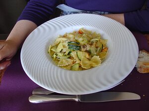 20090910_DSC00364_DSCV1 Farfalles aux queues d'ecrevisses, comcombres, champignons, beurre a l'orange