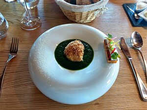 20170517_IMG132128294_HDR_MotoG4-JEB L'oeuf bio crousti-coulant en chapelure de bretzel, ail des ours, chèvre frais et bourgeons