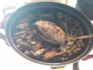 20170517_IMG133854587_HDR_MotoG4-JEB La poire de boeuf rôtie aux parfums des sous bois presented just before being plated up