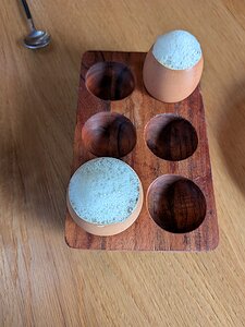 20260305_PXL115201362_Pixel10-JEB Amuse-bouche, balade hivernale: spicy courgettes with vervaine foam and egg yolk