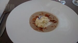 20141001_IMG130011232_MotoG-JEB starter: Crème de champignons de Paris/ Ecume de lard fumé/ Oignons frits