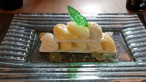 20150204_IMG132226061_MotoG-JEB dessert: Lemon curd/wasabi et main de Bouddha, fines feuilles croustillantes de pomme safran (Menu initiation)