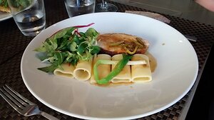 20141015_IMG131206926_MotoG-JEB main - Carré de cochon IGP Franche Comte, pâtes au beurre & sauce charcutìere