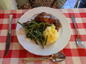 20251012_PXL104356904_Pixel7a-JEB Cuisse de canard confite et sa garniture – 18.00 €