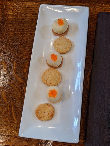 20190906_IMG122458_Pixel3a-JEB amuse bouche (cheese biscuits and cod pâté and fish roe ?)