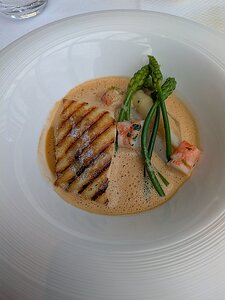 20250614_PXL115626638.MP_Pixel7a-JEB Poisson au choix dans la carte: grilled dorade, forest asparagus, white asparagus, crevette